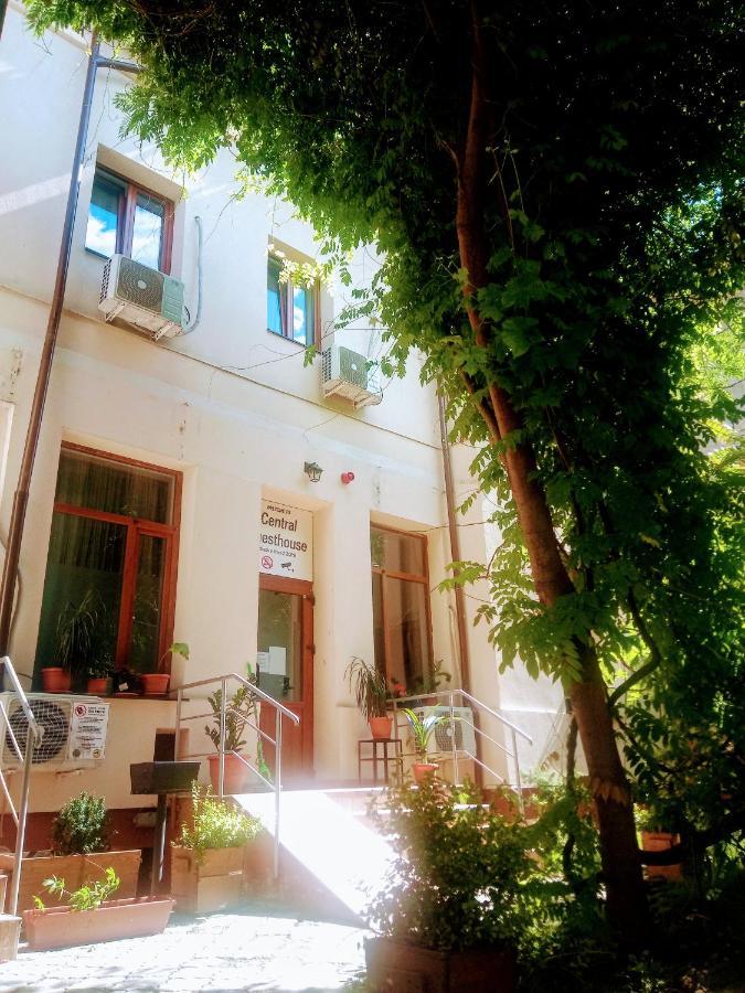 Central Guesthouse (Adults Only) Bucureşti Ngoại thất bức ảnh