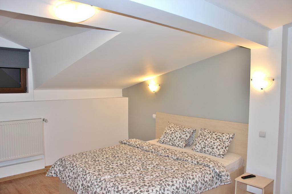 Central Guesthouse (Adults Only) Bucureşti Ngoại thất bức ảnh