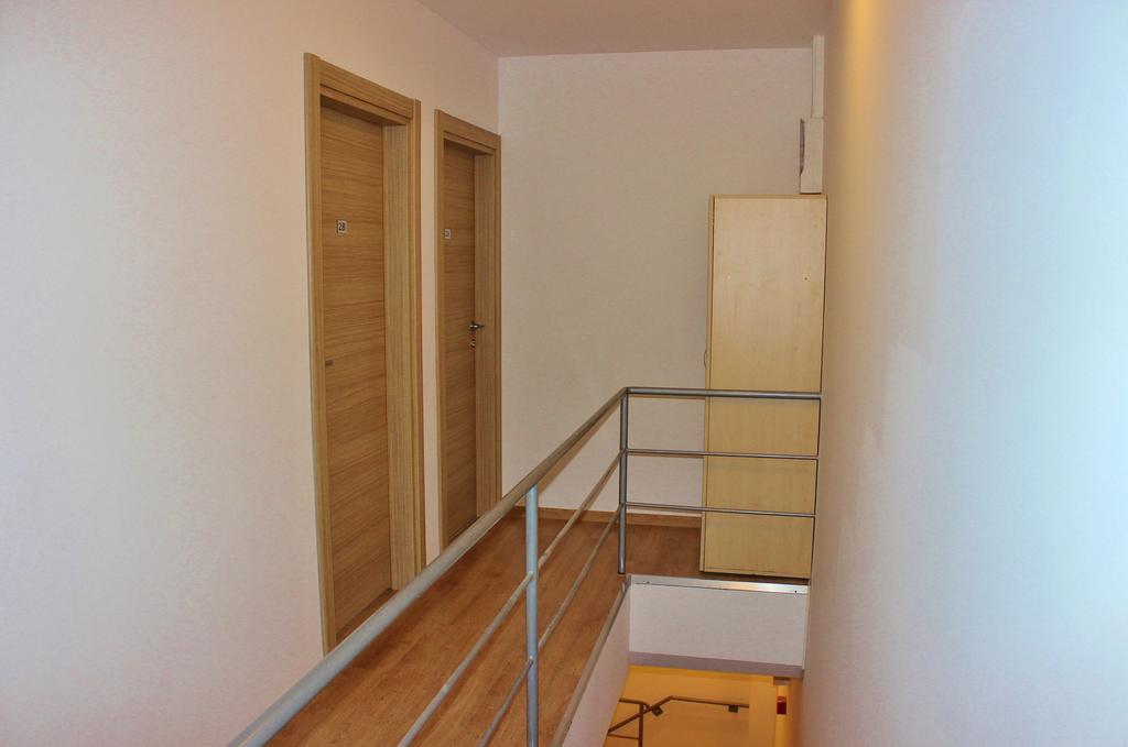 Central Guesthouse (Adults Only) Bucureşti Ngoại thất bức ảnh