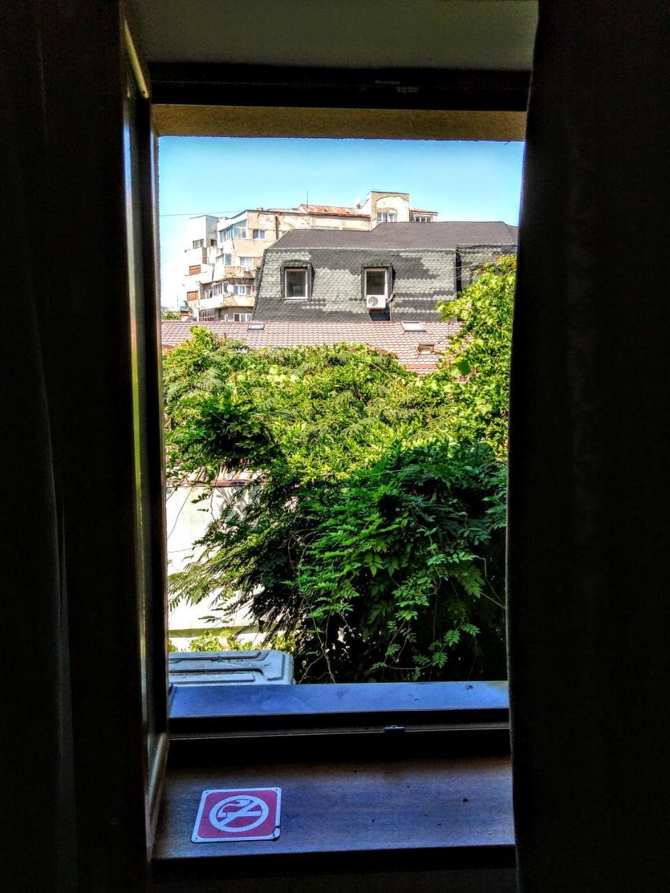 Central Guesthouse (Adults Only) Bucureşti Ngoại thất bức ảnh
