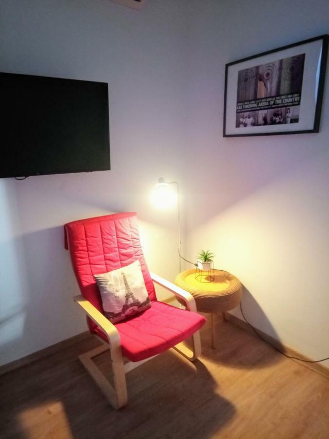 Central Guesthouse (Adults Only) Bucureşti Ngoại thất bức ảnh